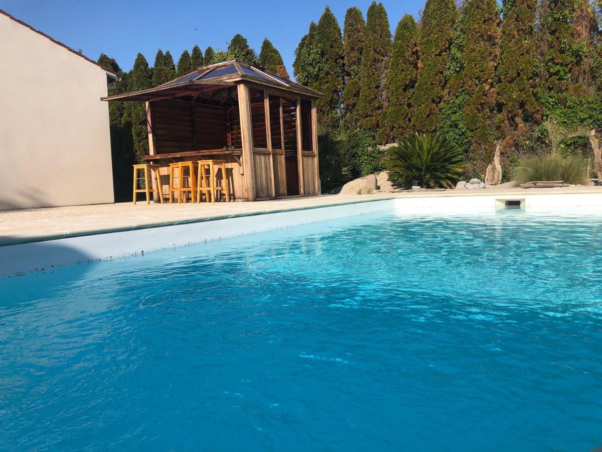 Piscine Et Jacuzzi A 2Km De La Plage De St Georges De Didonne Saint-Georges-de-Didonne Buitenkant foto